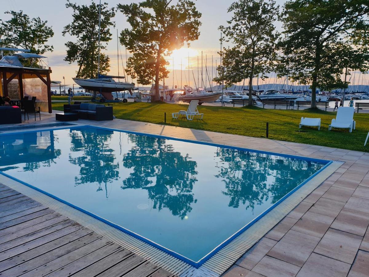 Bl Lakeside Apartman บาลาตอนแลลเล ภายนอก รูปภาพ