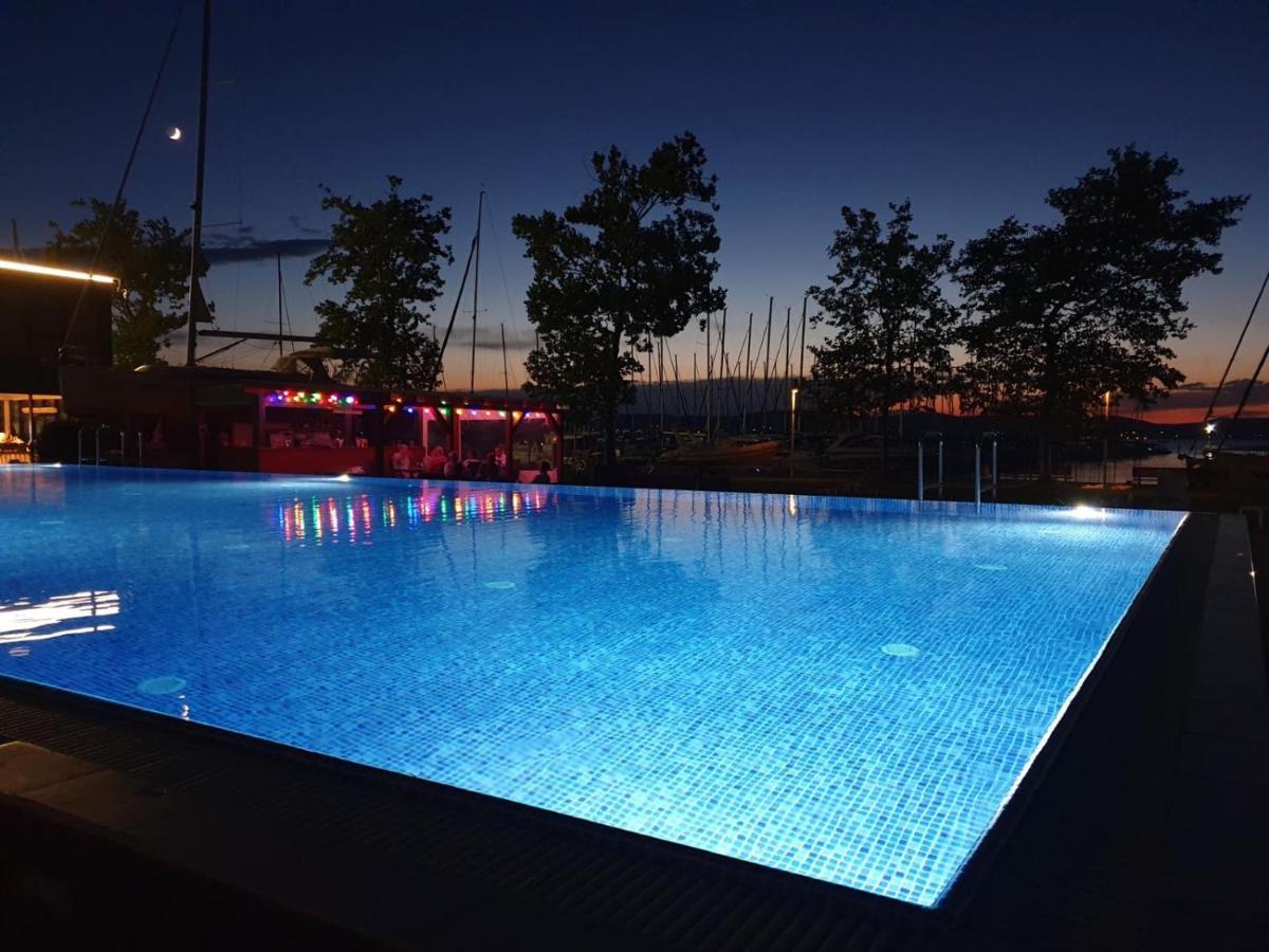 Bl Lakeside Apartman บาลาตอนแลลเล ภายนอก รูปภาพ